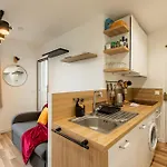 Cozy 1-bedroom With Amenities Near Iconic Montmartre Neighbourhood 아파트 *
