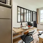 Cozy 1-bedroom With Amenities Near Iconic Montmartre Neighbourhood * 파리
