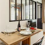 Cozy 1-bedroom With Amenities Near Iconic Montmartre Neighbourhood *