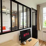 Cozy 1-bedroom With Amenities Near Iconic Montmartre Neighbourhood 아파트