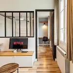 Cozy 1-bedroom With Amenities Near Iconic Montmartre Neighbourhood 아파트 파리