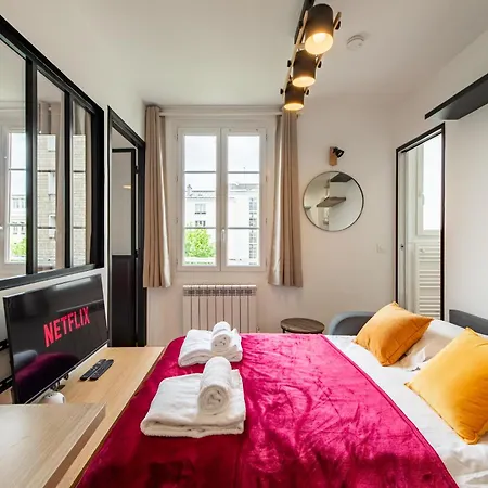 Cozy 1-bedroom With Amenities Near Iconic Montmartre Neighbourhood Apartment Paris