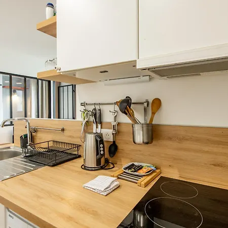 Cozy 1-bedroom With Amenities Near Iconic Montmartre Neighbourhood Apartment