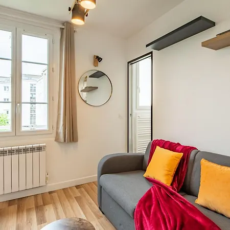 Apartment Cozy 1-bedroom With Amenities Near Iconic Montmartre Neighbourhood *