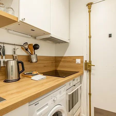 Apartment Cozy 1-bedroom With Amenities Near Iconic Montmartre Neighbourhood Paris