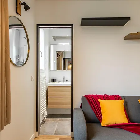 Cozy 1-bedroom With Amenities Near Iconic Montmartre Neighbourhood Paris