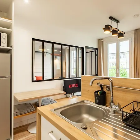 Cozy 1-bedroom With Amenities Near Iconic Montmartre Neighbourhood * Paris