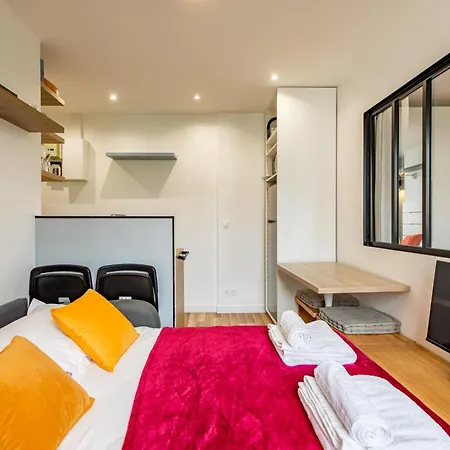 Cozy 1-bedroom With Amenities Near Iconic Montmartre Neighbourhood