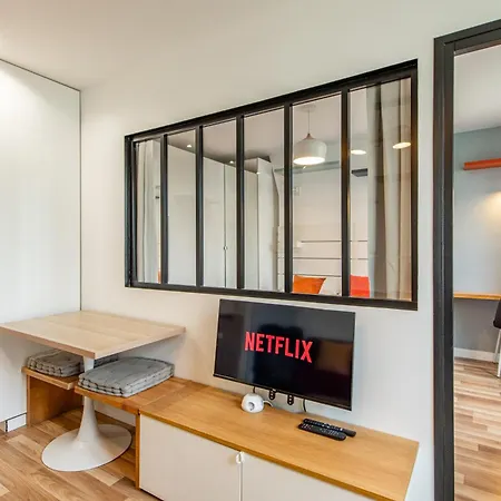 Cozy 1-bedroom With Amenities Near Iconic Montmartre Neighbourhood Apartment *
