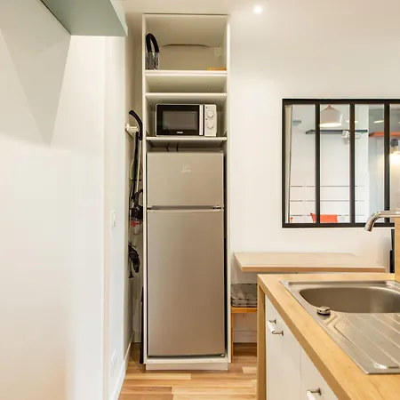 Apartment Cozy 1-bedroom With Amenities Near Iconic Montmartre Neighbourhood Paris