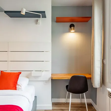 Cozy 1-bedroom With Amenities Near Iconic Montmartre Neighbourhood Apartment Paris