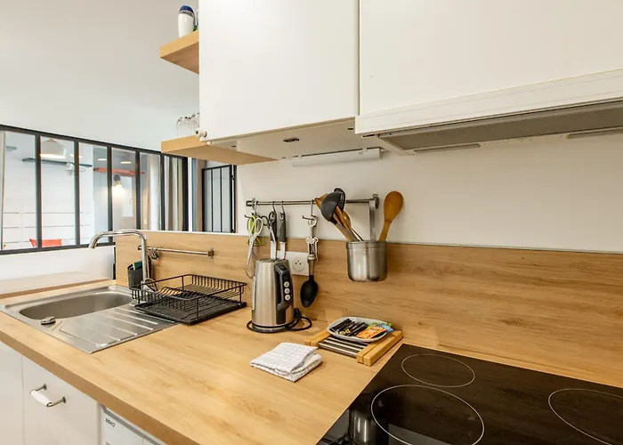 Cozy 1-bedroom With Amenities Near Iconic Montmartre Neighbourhood Lägenhet