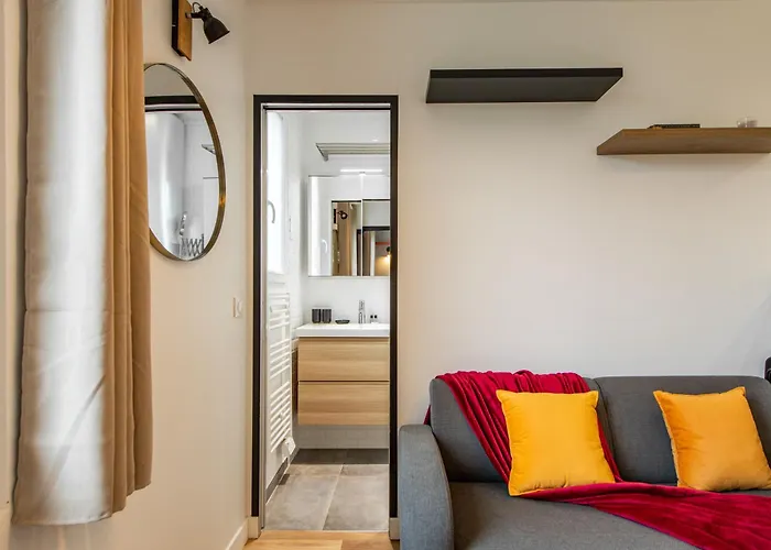 Cozy 1-bedroom With Amenities Near Iconic Montmartre Neighbourhood Paris